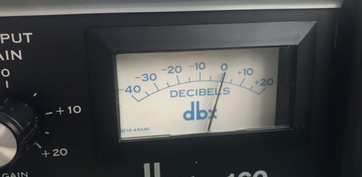 DBX 160压缩 VU表背光改LED